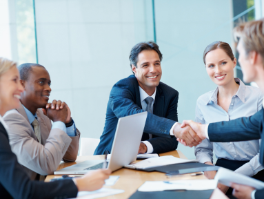 What Is Executive Search and How Is It Different from Standard Recruitment in Dubai?